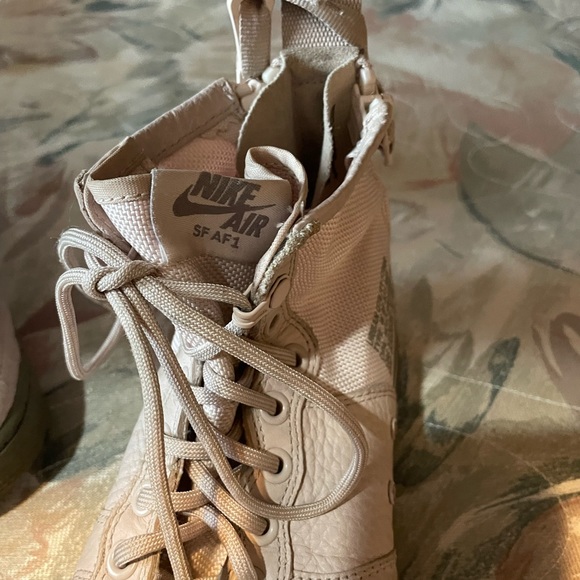 Nike af1 pink high tops with zipper in back - Picture 4 of 6